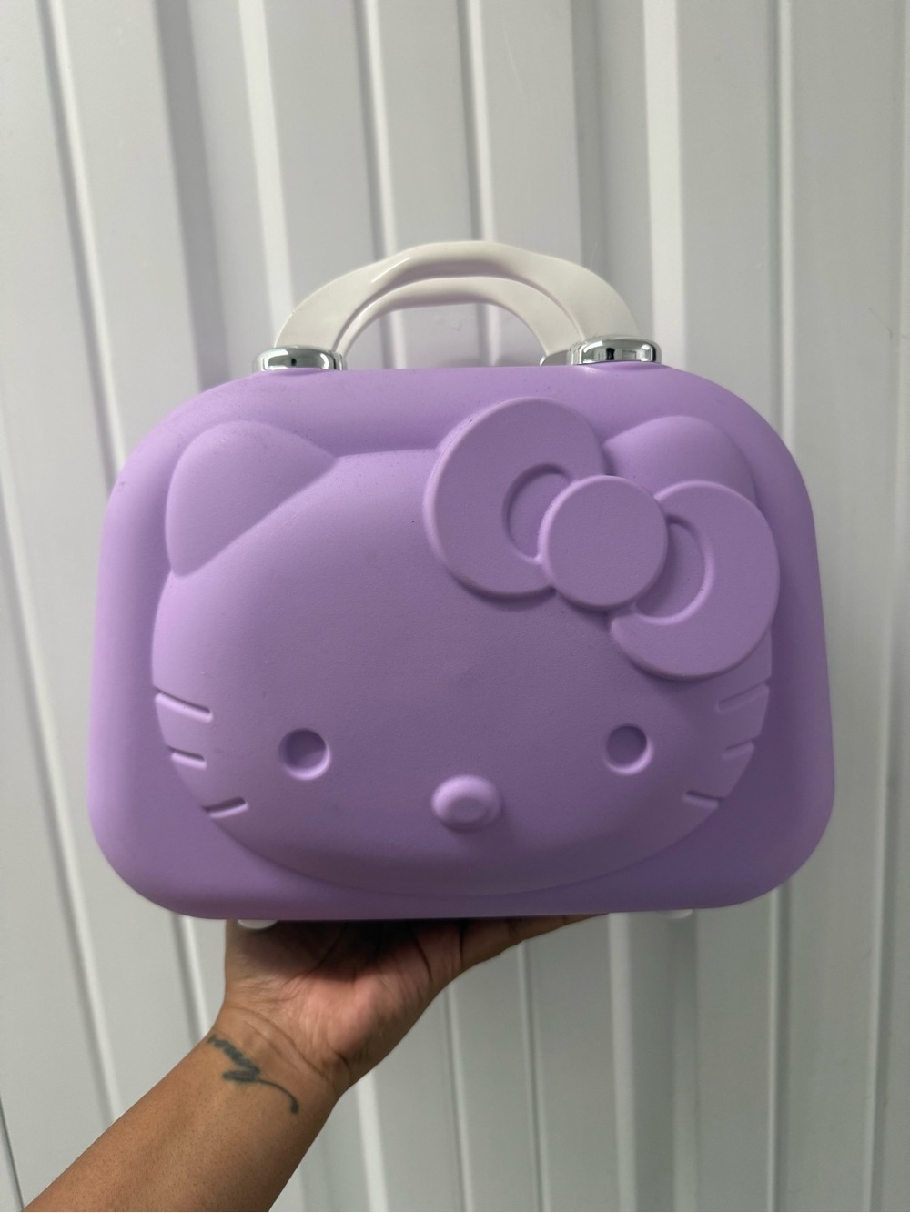 Sanrio Hello Kitty Hard-Shell Cosmetic Vanity Case